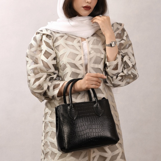 کیف مجلسی زنانه طرح ستاره چرم کروکودیل مشکی